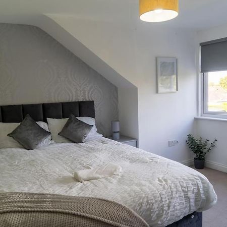 Spacious 15 Guest Home With 9 Beds In Shirley Solihull Dış mekan fotoğraf