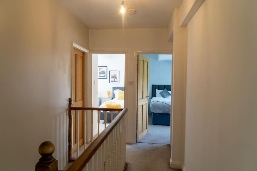 Spacious 15 Guest Home With 9 Beds In Shirley Solihull Dış mekan fotoğraf