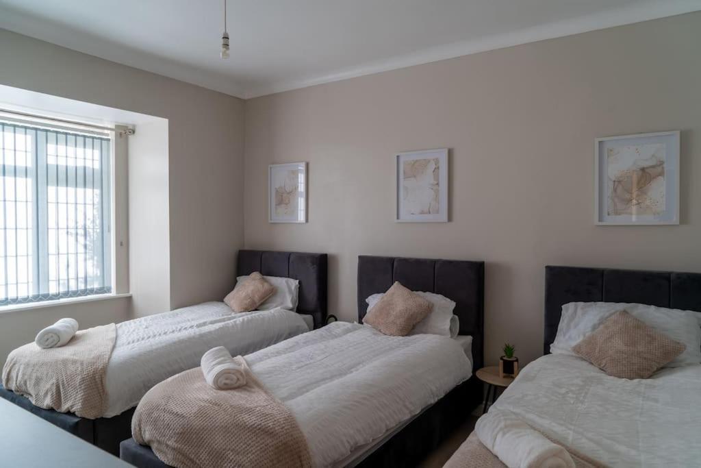 Spacious 15 Guest Home With 9 Beds In Shirley Solihull Dış mekan fotoğraf