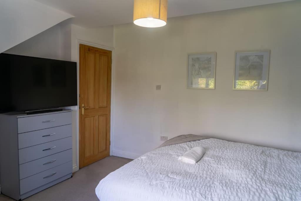 Spacious 15 Guest Home With 9 Beds In Shirley Solihull Dış mekan fotoğraf