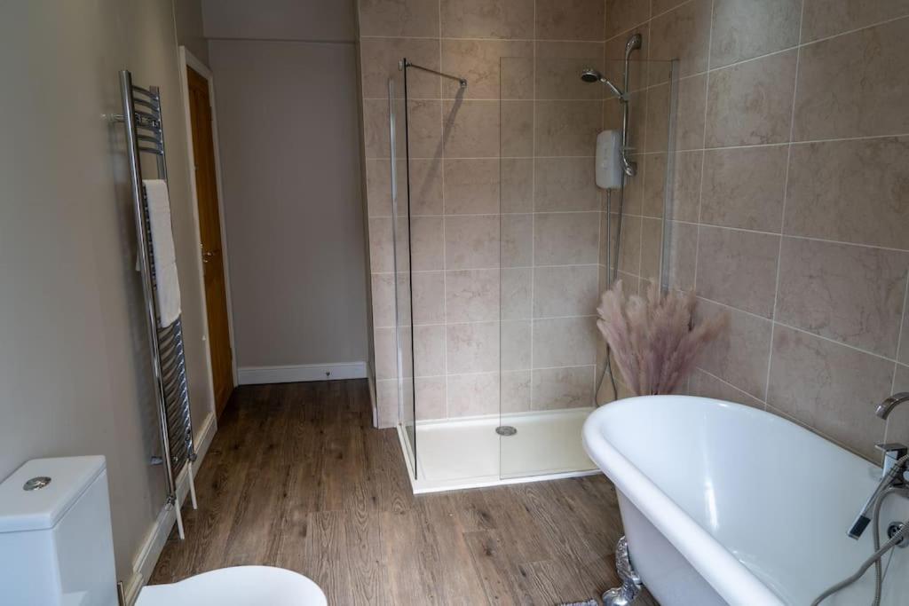 Spacious 15 Guest Home With 9 Beds In Shirley Solihull Dış mekan fotoğraf